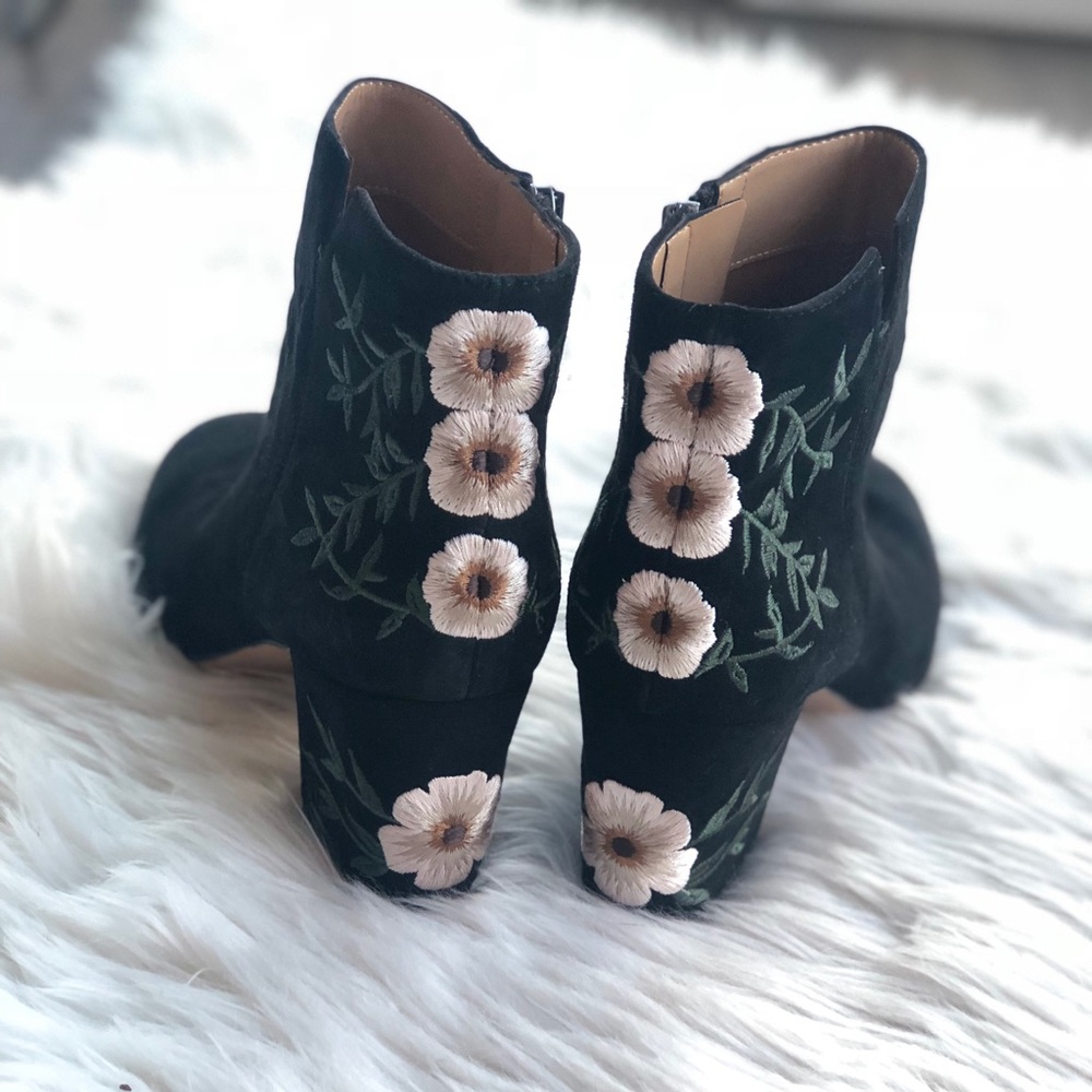 Franco Sarto floral embroidered booties NWOT - Picture 2 of 6